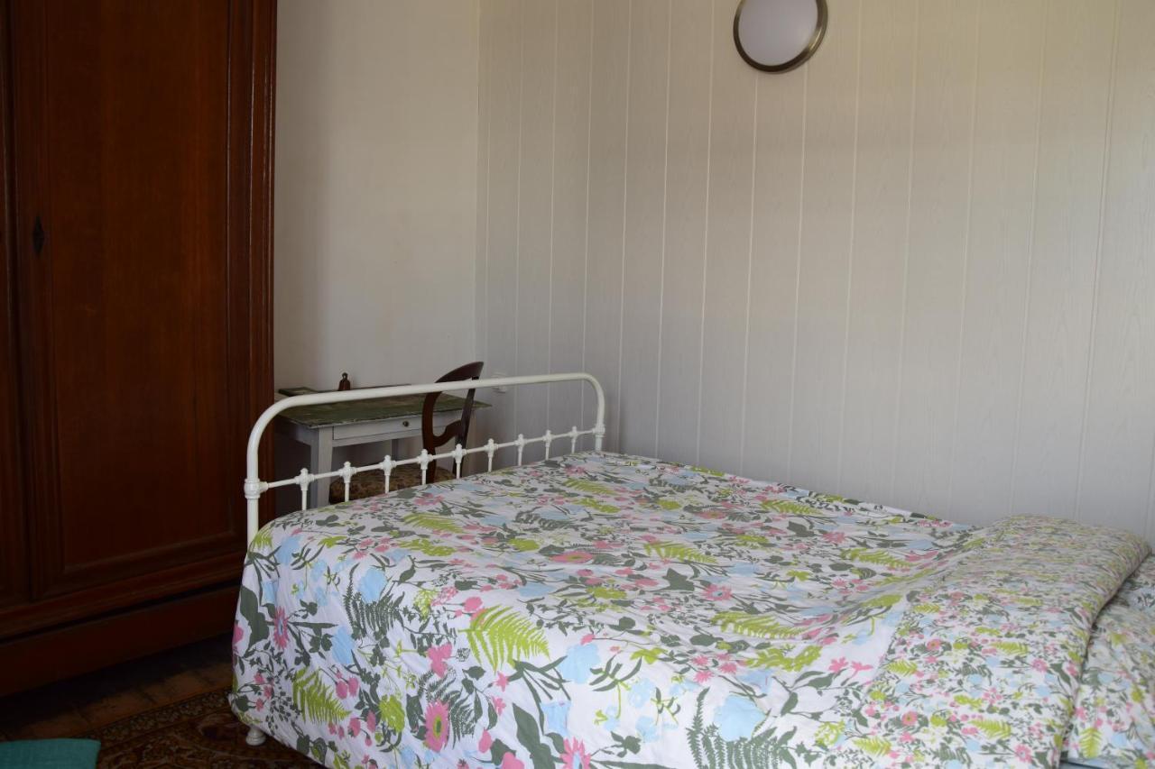 Les Miquelots Bed and Breakfast Pont-d'Ouilly Εξωτερικό φωτογραφία