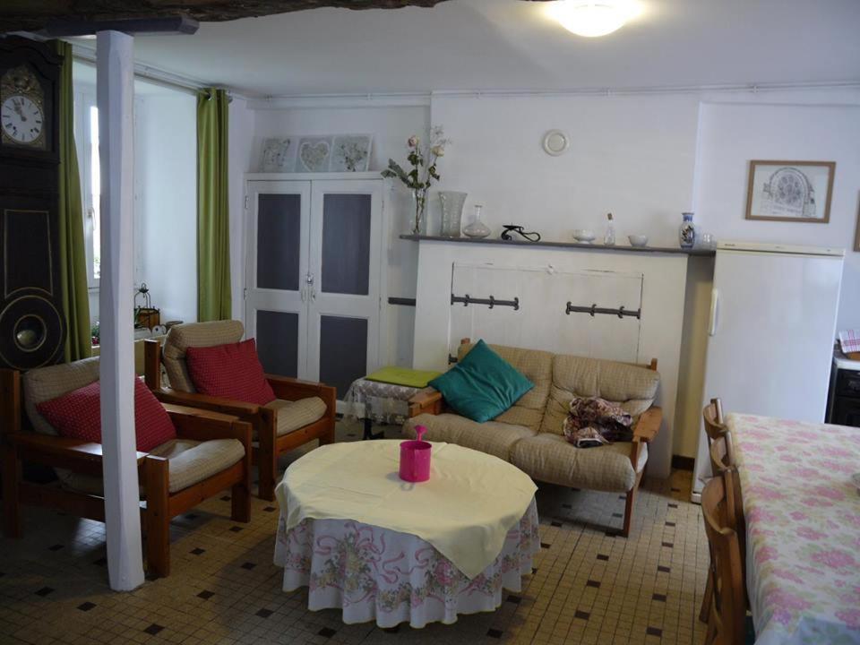 Les Miquelots Bed and Breakfast Pont-d'Ouilly Εξωτερικό φωτογραφία