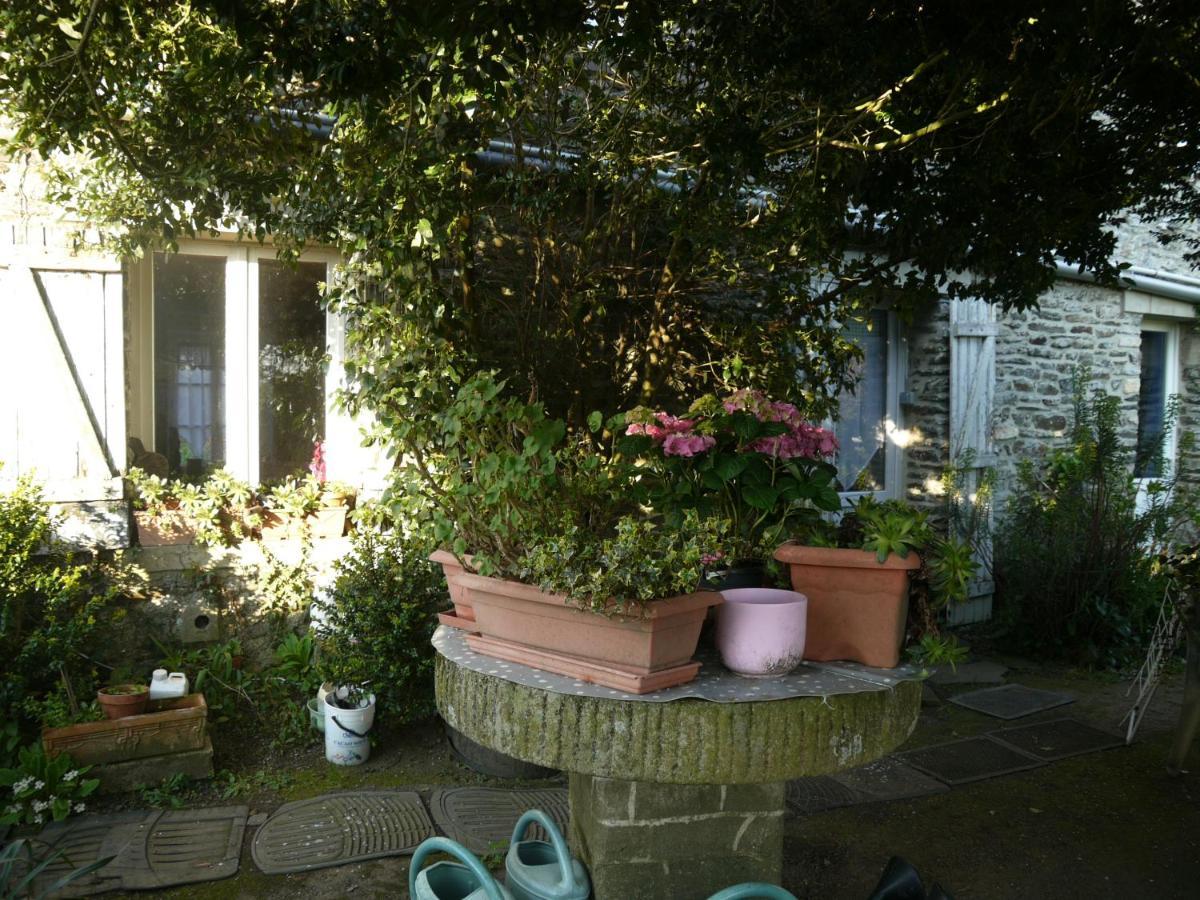 Les Miquelots Bed and Breakfast Pont-d'Ouilly Εξωτερικό φωτογραφία
