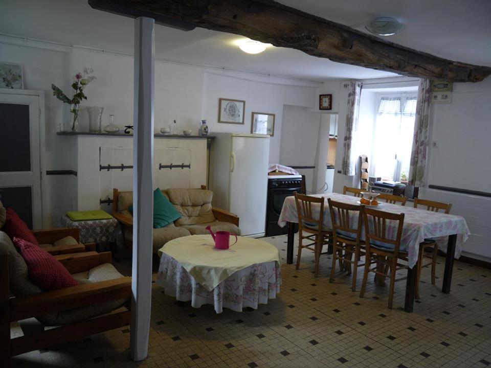 Les Miquelots Bed and Breakfast Pont-d'Ouilly Εξωτερικό φωτογραφία